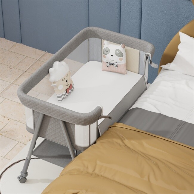 Berços confortáveis para recém-nascidos com rodas.