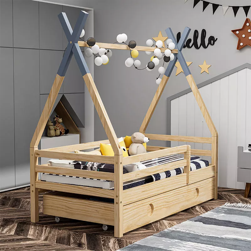 Letto Montessori in legno di pino color legno