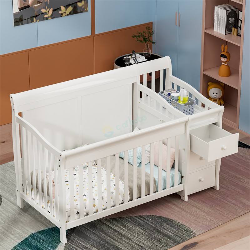 Tempat Tidur Bayi Putih Klasik (1)