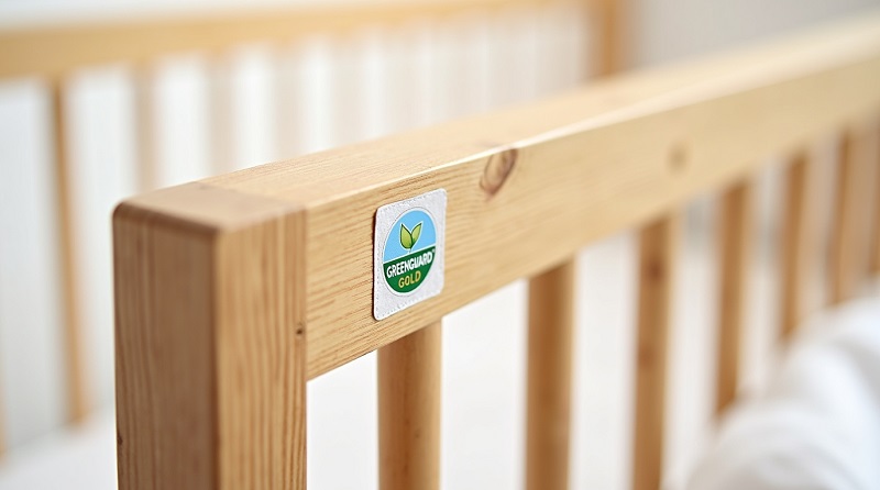 Детская кроватка с золотым сертификатом GREENGUARD